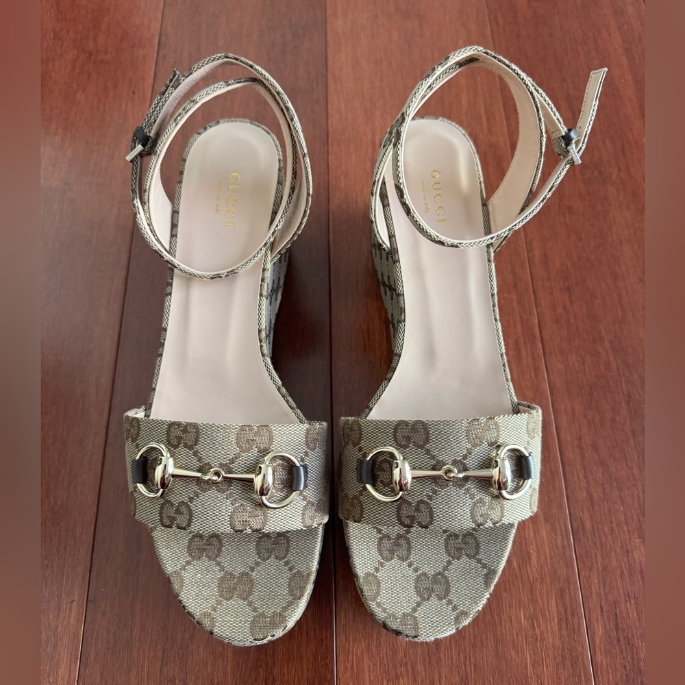 Gucci Horsebit GG Logo Canvas Platform Wedge Sandals Eu 39.5 US 10  ( 1/2 Big) - Picture 2 of 12